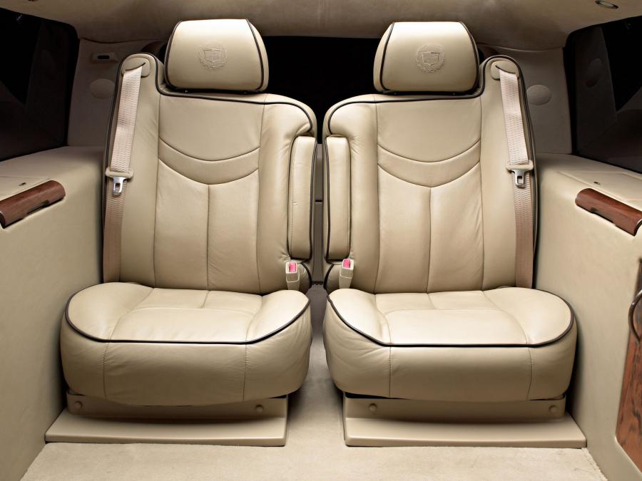  Cadillac Escalade ESV Executive Edition Concept 2003 года  (фото 16 из 16)